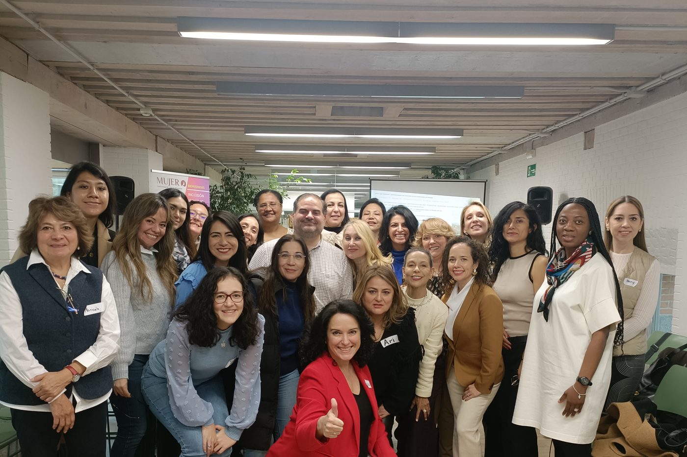 Encuentro de Mujeres Líderes Hispanas, fotografía de grupo